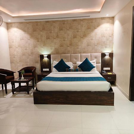 Pinnacle By Click Hotels, Lucknow Extérieur photo