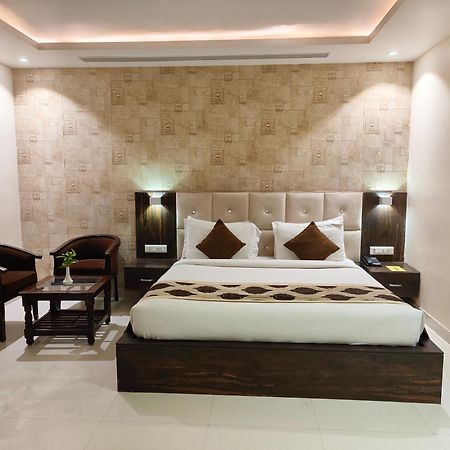 Pinnacle By Click Hotels, Lucknow Extérieur photo