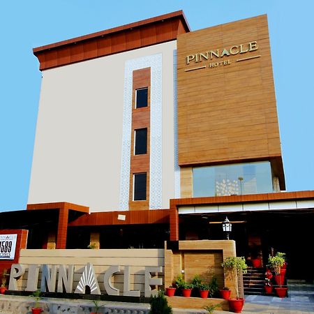 Pinnacle By Click Hotels, Lucknow Extérieur photo