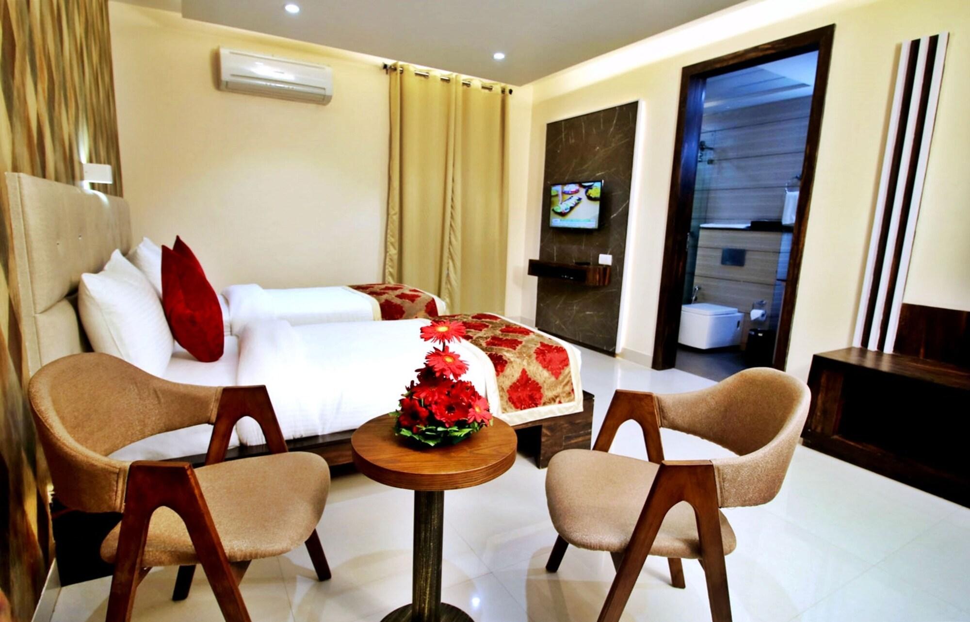 Pinnacle By Click Hotels, Lucknow Extérieur photo