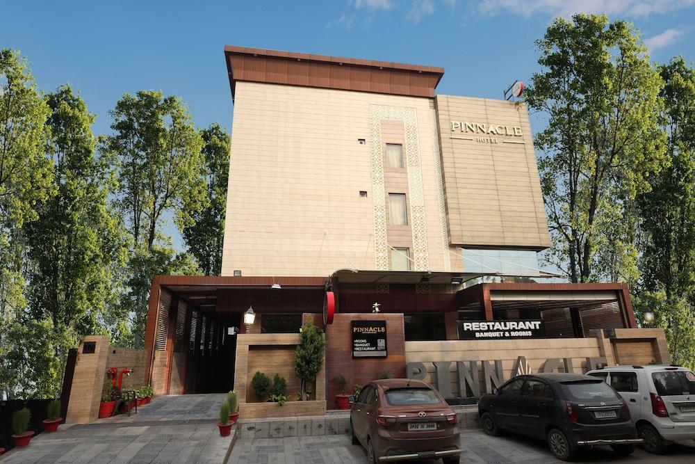 Pinnacle By Click Hotels, Lucknow Extérieur photo
