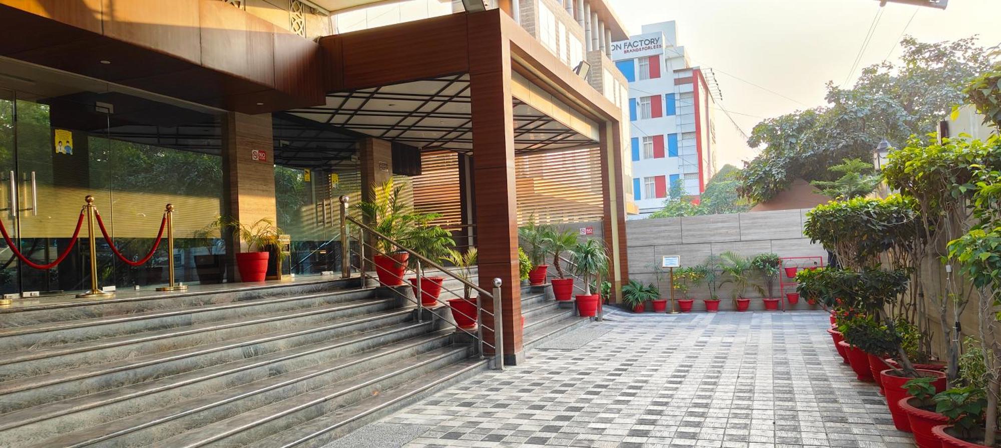 Pinnacle By Click Hotels, Lucknow Extérieur photo
