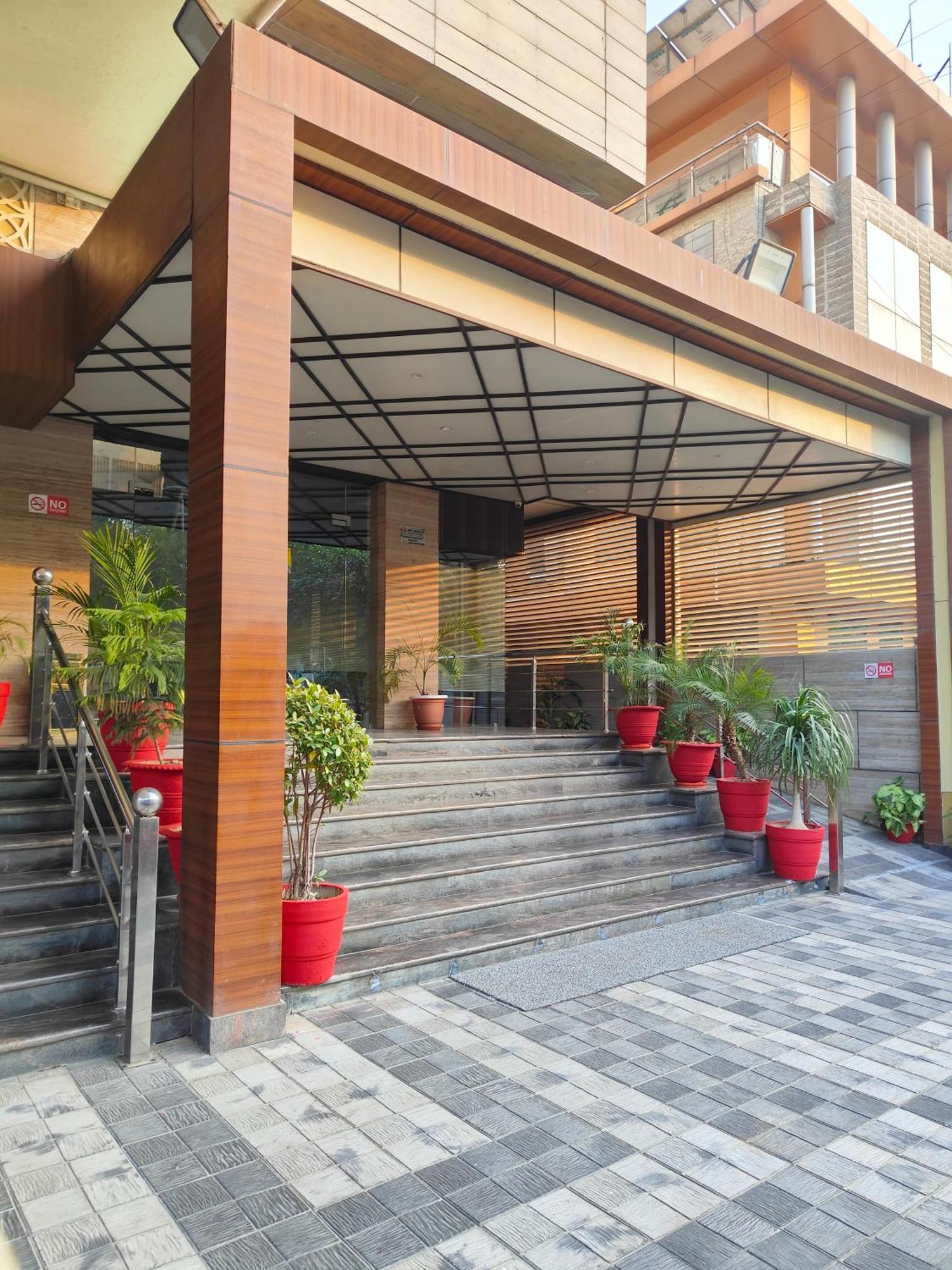 Pinnacle By Click Hotels, Lucknow Extérieur photo