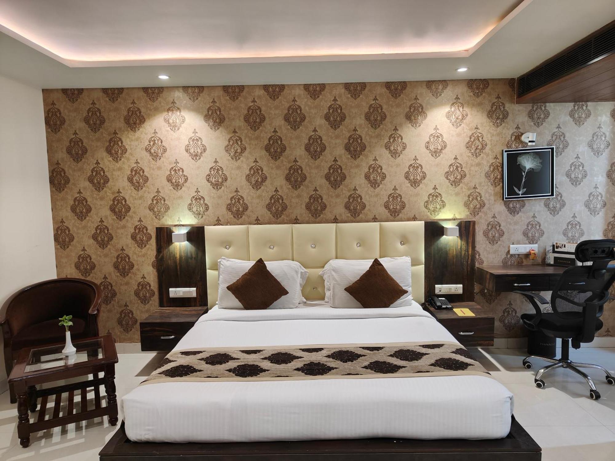 Pinnacle By Click Hotels, Lucknow Extérieur photo