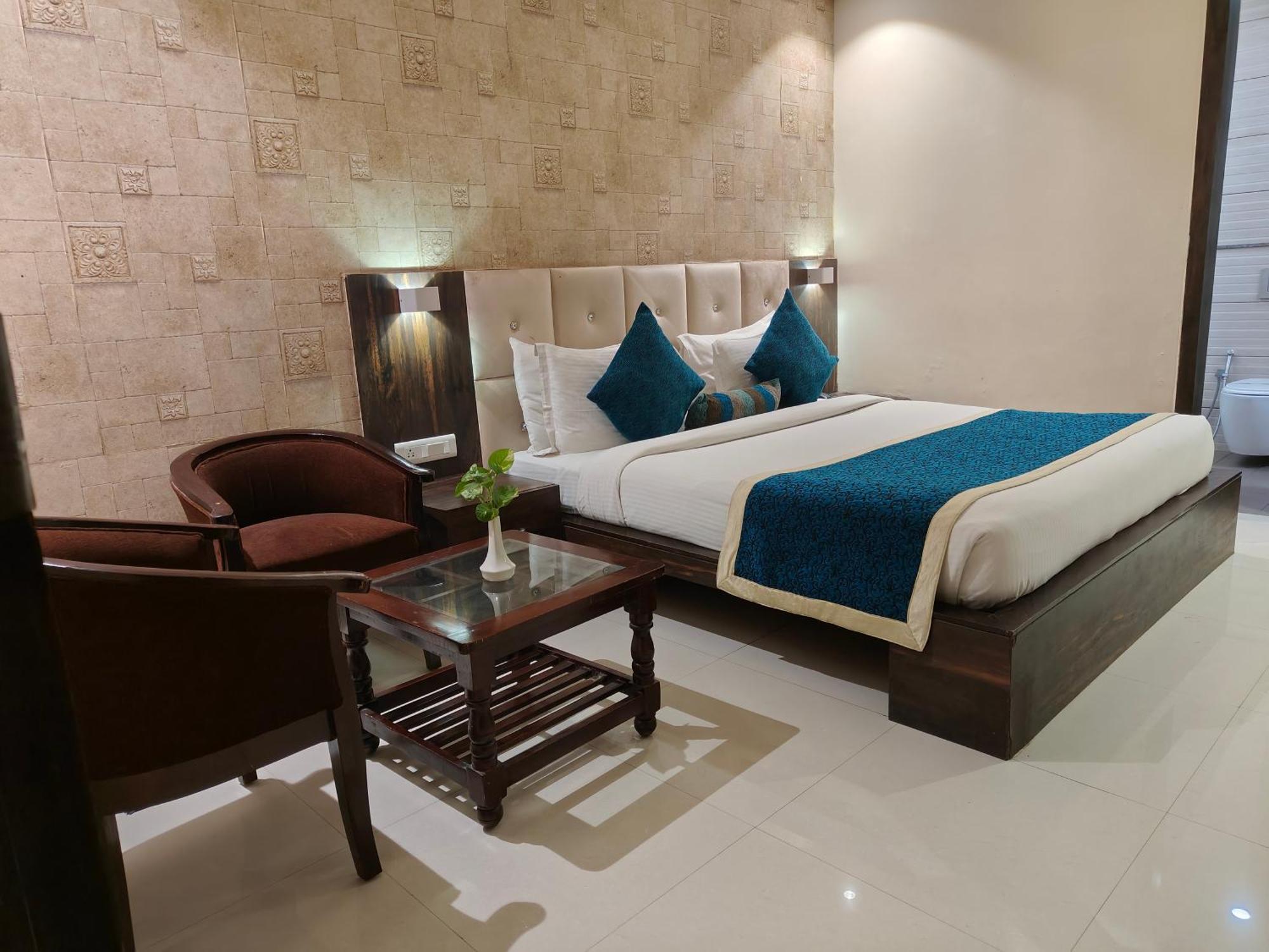 Pinnacle By Click Hotels, Lucknow Extérieur photo