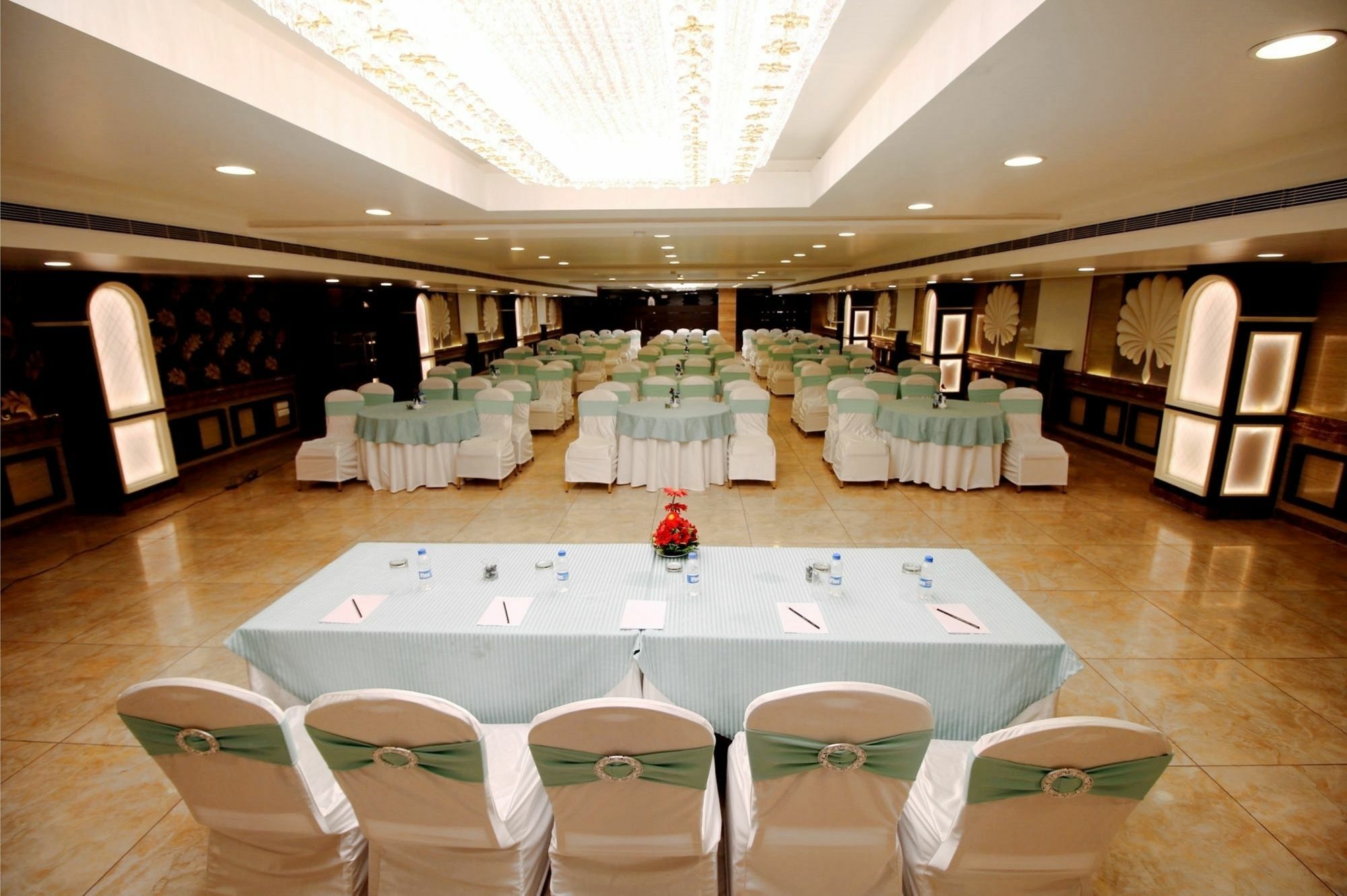 Pinnacle By Click Hotels, Lucknow Extérieur photo