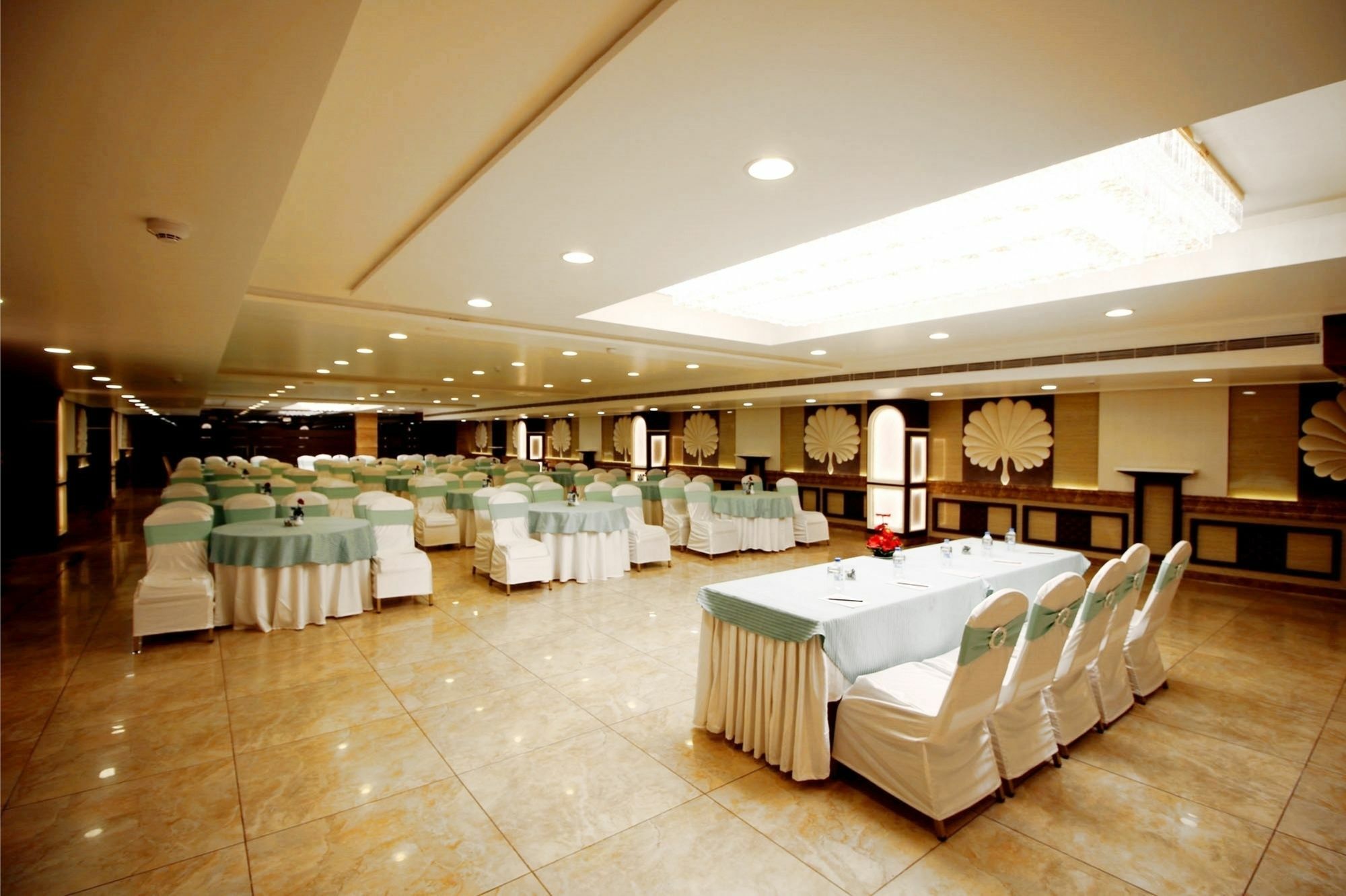 Pinnacle By Click Hotels, Lucknow Extérieur photo