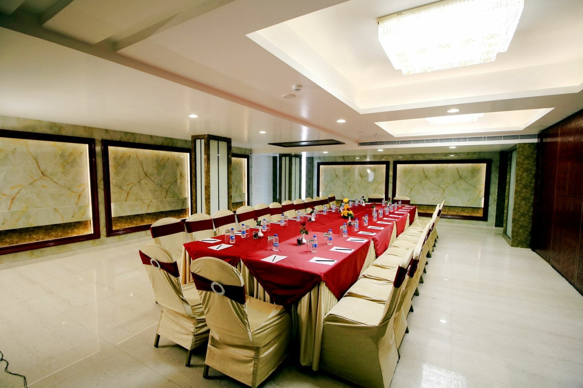 Pinnacle By Click Hotels, Lucknow Extérieur photo