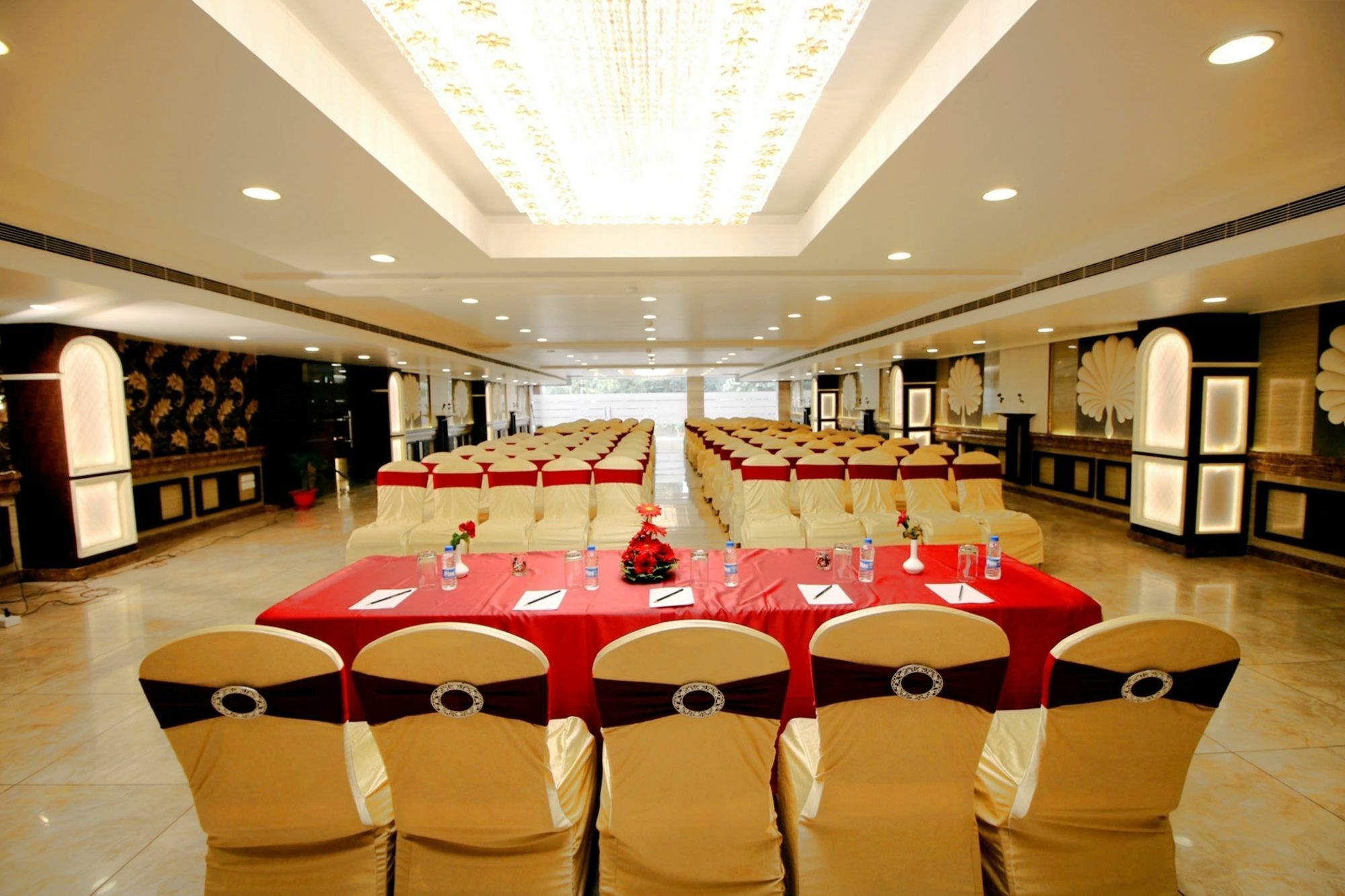 Pinnacle By Click Hotels, Lucknow Extérieur photo